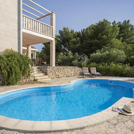 2 Mala Holiday home *