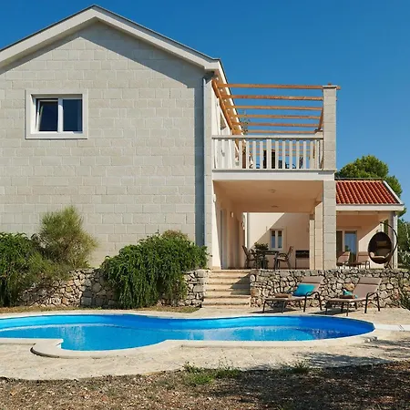 Holiday home 2 Mala Rudina
